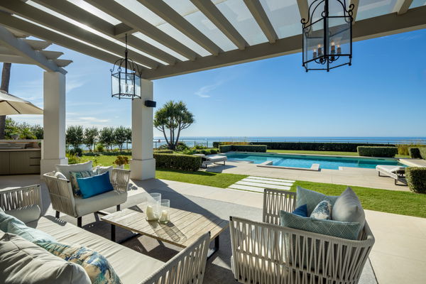 Stunning mediterranean villla with impressive views in Monte Halcones, Benahavís