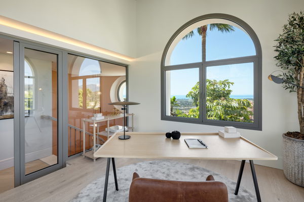 Stunning mediterranean villla with impressive views in Monte Halcones, Benahavís
