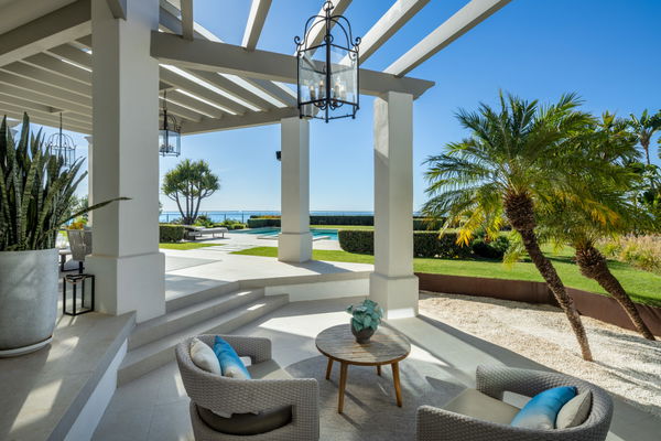 Stunning mediterranean villla with impressive views in Monte Halcones, Benahavís