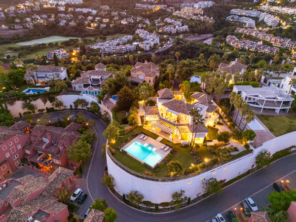 Stunning mediterranean villla with impressive views in Monte Halcones, Benahavís