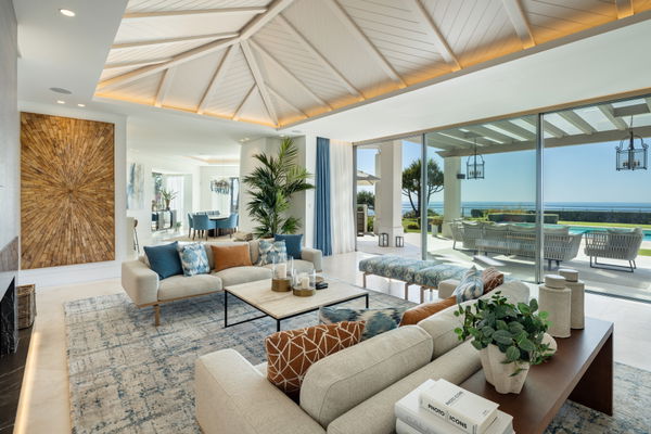 Stunning mediterranean villla with impressive views in Monte Halcones, Benahavís