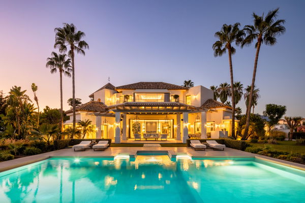 Stunning mediterranean villla with impressive views in Monte Halcones, Benahavís