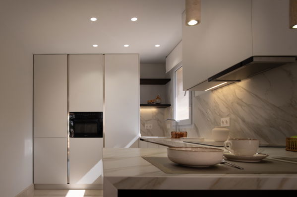 Elegant duplex penthouse with golf views in the prestigious Las Alamandas, Nueva Andalucia