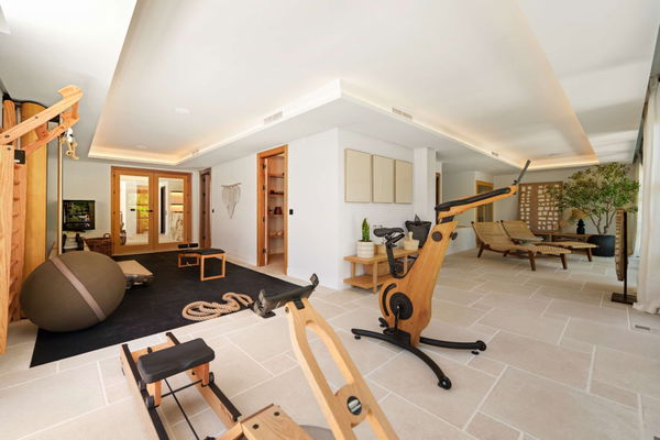 Mediterranean-style villa in the heart of Nueva Andalucía, Marbella.