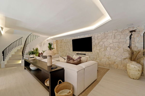Mediterranean-style villa in the heart of Nueva Andalucía, Marbella.