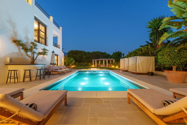 Mediterranean-style villa in the heart of Nueva Andalucía, Marbella.