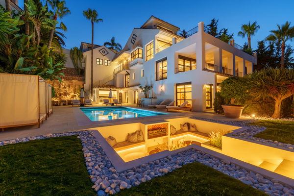 Mediterranean-style villa in the heart of Nueva Andalucía, Marbella.