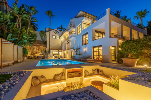 Mediterranean-style villa in the heart of Nueva Andalucía, Marbella.