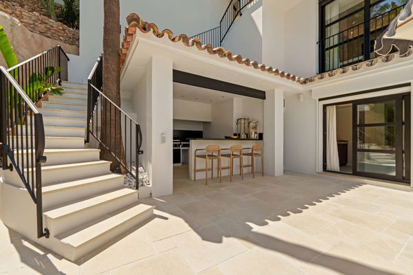 Mediterranean-style villa in the heart of Nueva Andalucía, Marbella.