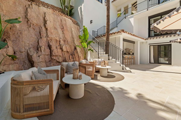 Mediterranean-style villa in the heart of Nueva Andalucía, Marbella.