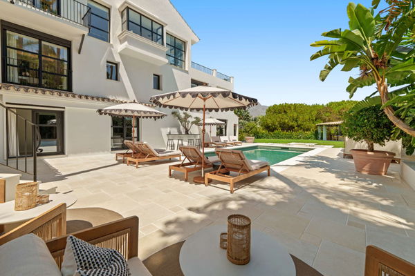 Mediterranean-style villa in the heart of Nueva Andalucía, Marbella.