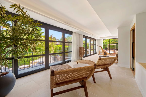 Mediterranean-style villa in the heart of Nueva Andalucía, Marbella.