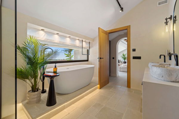 Mediterranean-style villa in the heart of Nueva Andalucía, Marbella.