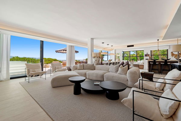 Mediterranean-style villa in the heart of Nueva Andalucía, Marbella.