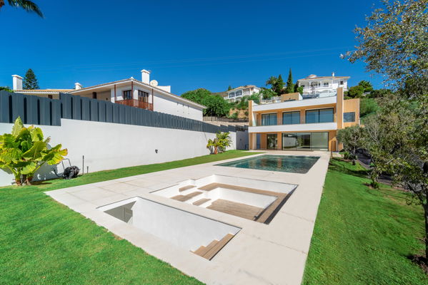 Comtemporary Style Villa with Sea Views in Benalmádena Costa, Málaga