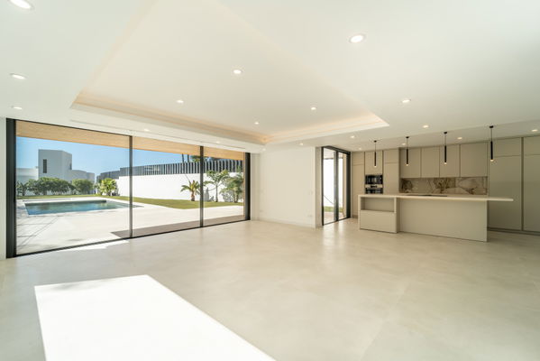 Comtemporary Style Villa with Sea Views in Benalmádena Costa, Málaga