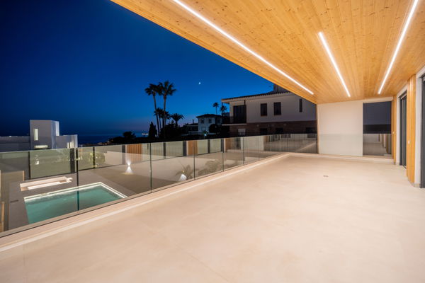Comtemporary Style Villa with Sea Views in Benalmádena Costa, Málaga