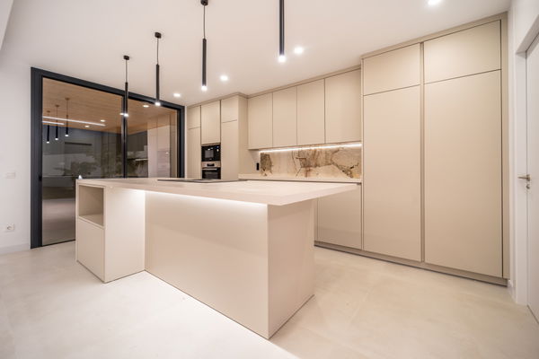 Comtemporary Style Villa with Sea Views in Benalmádena Costa, Málaga