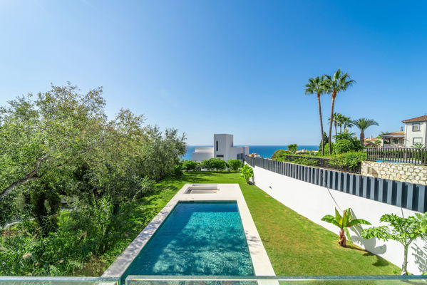 Comtemporary Style Villa with Sea Views in Benalmádena Costa, Málaga