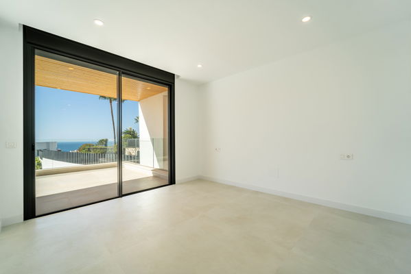 Comtemporary Style Villa with Sea Views in Benalmádena Costa, Málaga