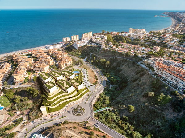 Sophisticated townhouse with spectacular views in a prestigious complex in El Higuerón, Fuengirola