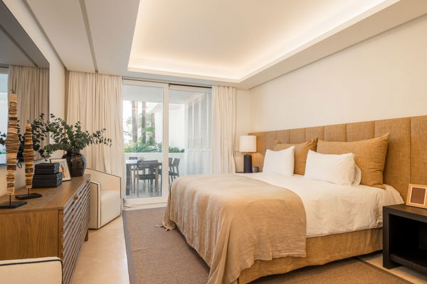 Beautifully renovated three bedroom garden apartment in Puente Romano, Marbella