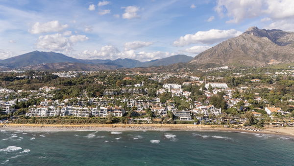 Beautifully renovated three bedroom garden apartment in Puente Romano, Marbella