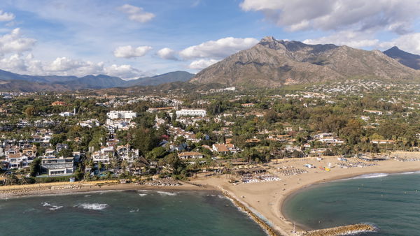 Beautifully renovated three bedroom garden apartment in Puente Romano, Marbella
