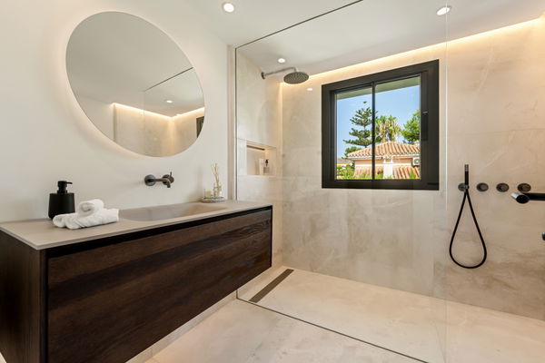 Stunning fully renovated villa in Rocío de Nagüeles, Golden Mile, Marbella
