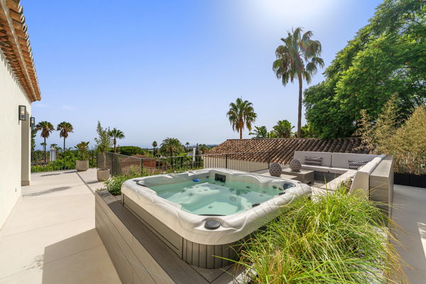 Stunning fully renovated villa in Rocío de Nagüeles, Golden Mile, Marbella