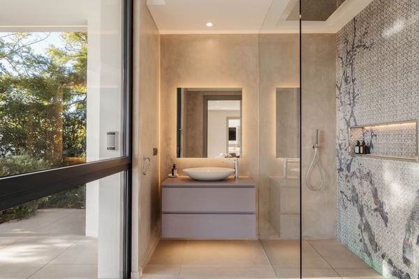 Elegant contemporary villa with sea views in the gated community of El Madroñal, Benahavís