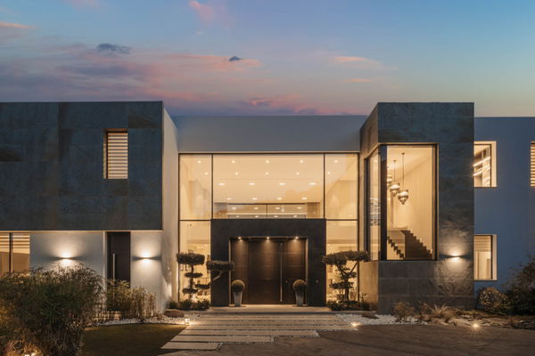 Elegant contemporary villa with sea views in the gated community of El Madroñal, Benahavís