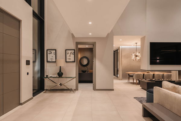 Elegant contemporary villa with sea views in the gated community of El Madroñal, Benahavís