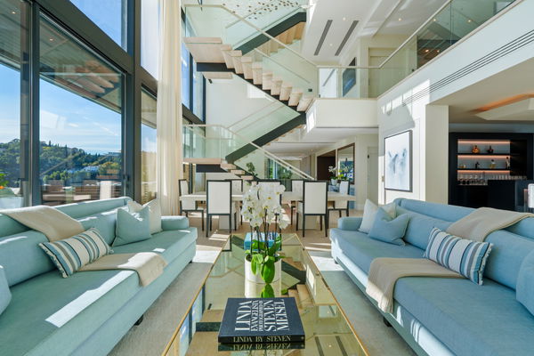 Architectural masterpiece with panoramic sea & mountain views in El Madroñal, Benahavís