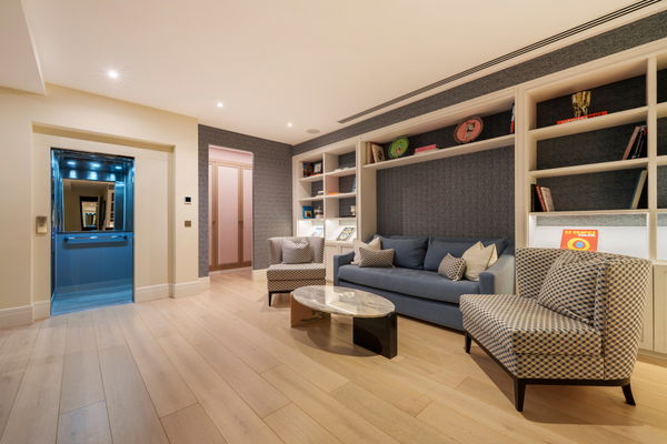 Architectural masterpiece with panoramic sea & mountain views in El Madroñal, Benahavís