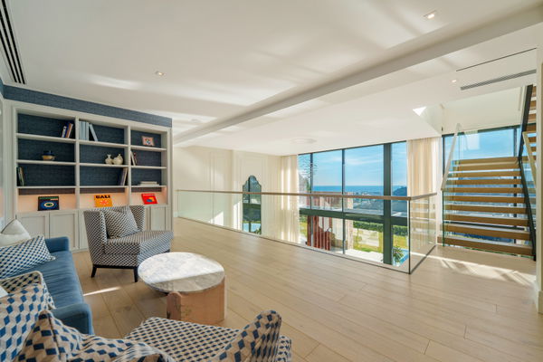 Architectural masterpiece with panoramic sea & mountain views in El Madroñal, Benahavís