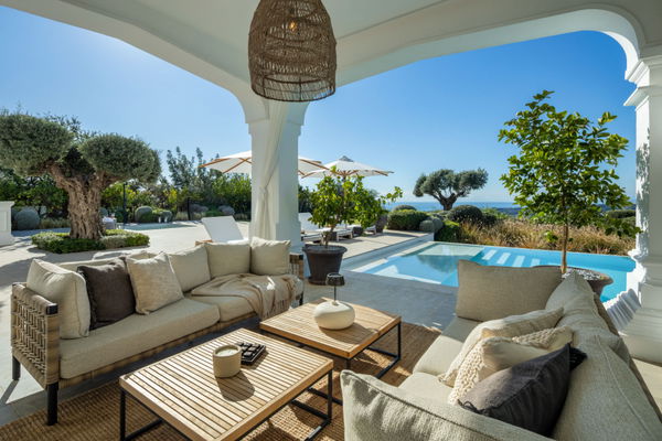 Exclusive mansion with panoramic views of the sea and coastline at Marbella Golf Club Resort, Benahavís