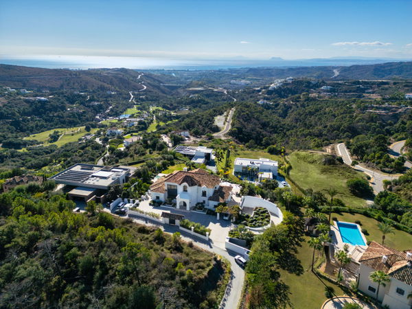 Exclusive mansion with panoramic views of the sea and coastline at Marbella Golf Club Resort, Benahavís