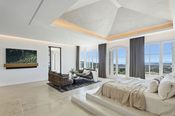 Exclusive mansion with panoramic views of the sea and coastline at Marbella Golf Club Resort, Benahavís