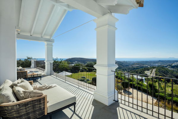 Exclusive mansion with panoramic views of the sea and coastline at Marbella Golf Club Resort, Benahavís