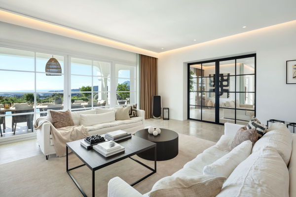 Exclusive mansion with panoramic views of the sea and coastline at Marbella Golf Club Resort, Benahavís