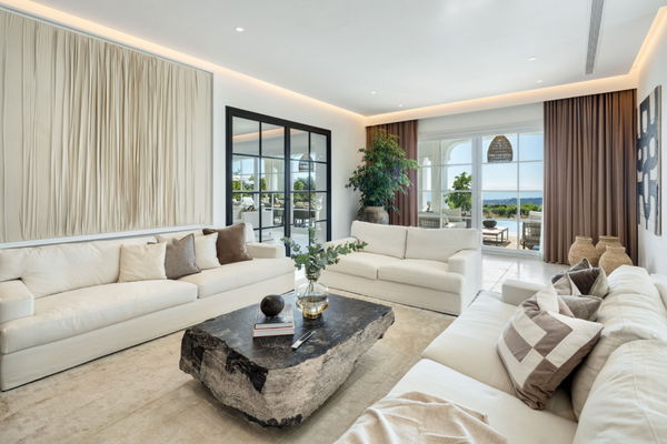 Exclusive mansion with panoramic views of the sea and coastline at Marbella Golf Club Resort, Benahavís