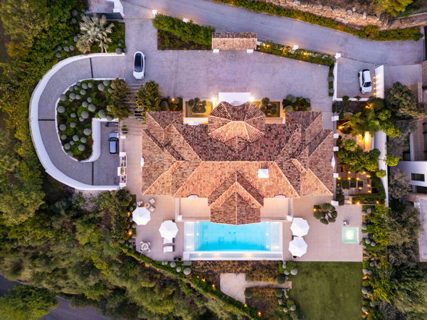 Exclusive mansion with panoramic views of the sea and coastline at Marbella Golf Club Resort, Benahavís