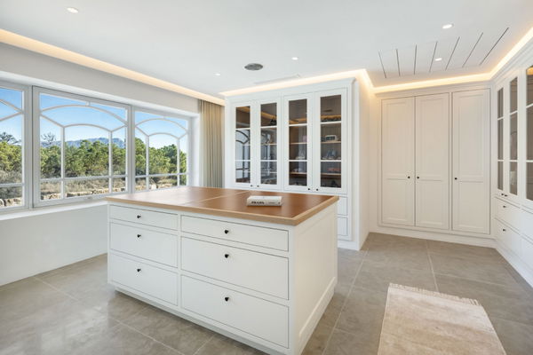 Exclusive mansion with panoramic views of the sea and coastline at Marbella Golf Club Resort, Benahavís