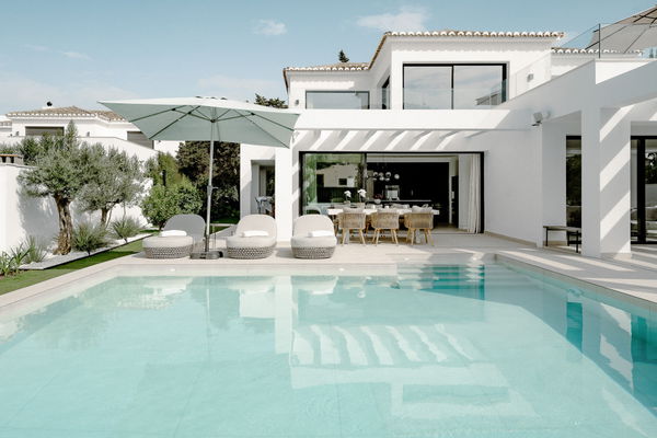 Charming villa with pool close to the beach in Las Chapas, Marbella