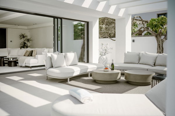 Charming villa with pool close to the beach in Las Chapas, Marbella
