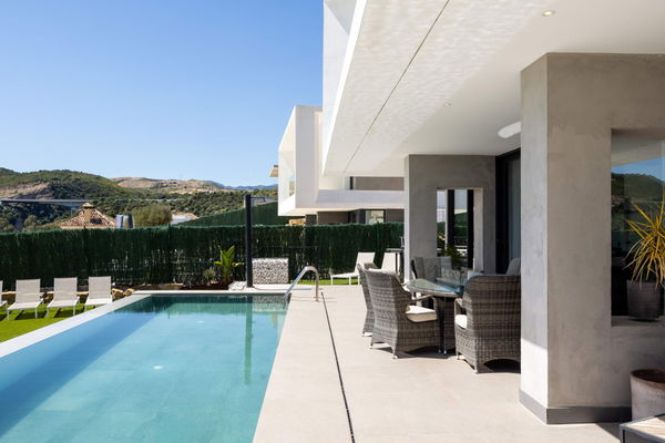 Modern villa with open golf views in Valle Romano, Estepona West