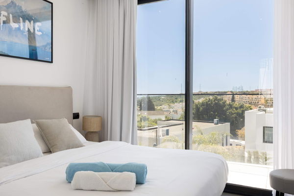 Modern villa with open golf views in Valle Romano, Estepona West