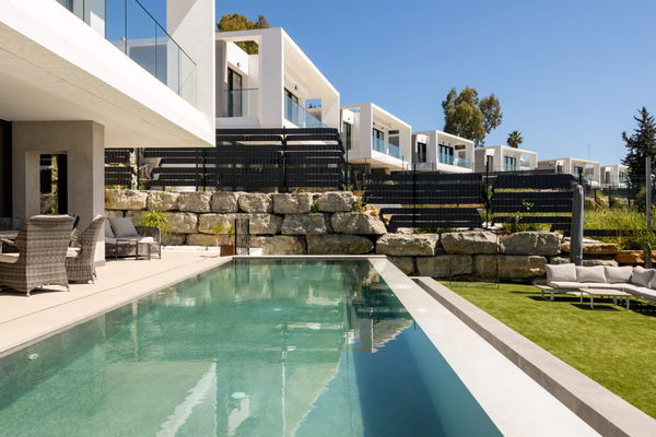 Modern villa with open golf views in Valle Romano, Estepona West