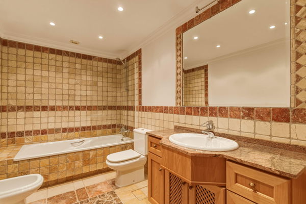 Traditional Andalusian frontline golf villa in Guadalmina Alta, Marbella